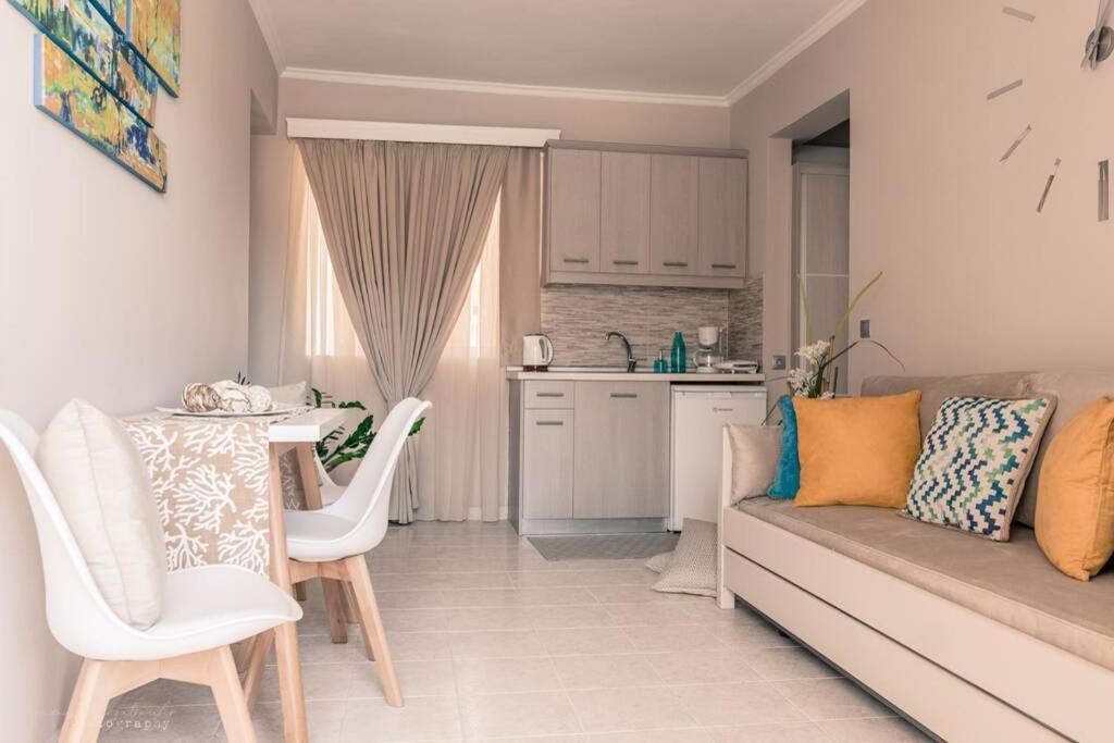 Remvi Deluxe Apartment 202 With Sea View كارباثوس المظهر الخارجي الصورة